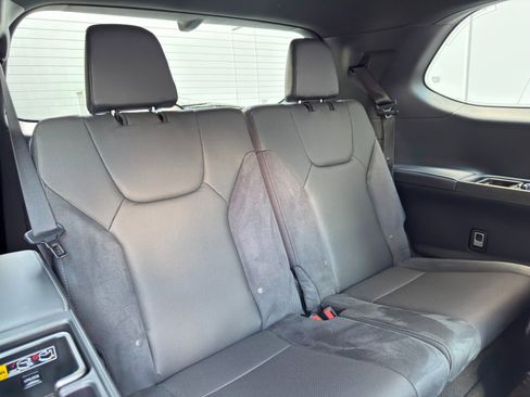 Used 2026 Lexus TX 500h AWD w/ Technology Package image 39