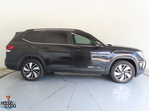Used 2024 Volkswagen Atlas SE FWD image 2