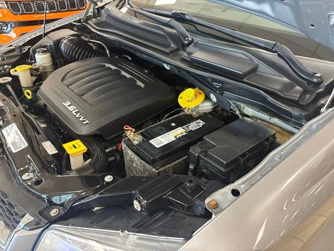 Used 2015 Dodge Grand Caravan SXT w/ UConnect Hands-Free Group FWD image 36