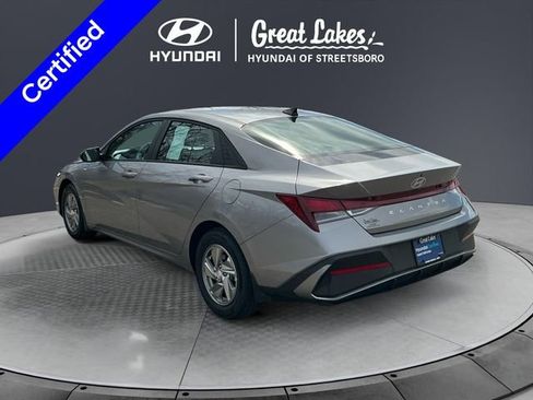 Certified 2025 Hyundai Elantra SE FWD image 4