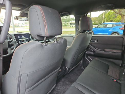 Used 2022 Nissan Frontier Pro-X image 11