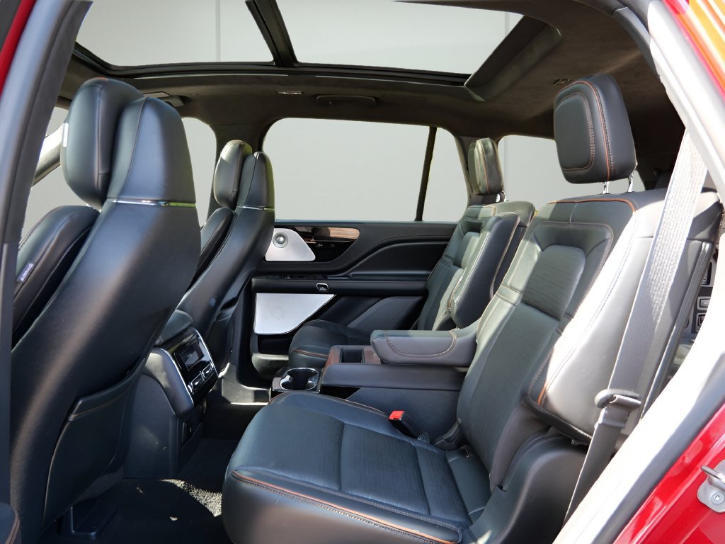Certified 2025 Lincoln Aviator Black Label w/ Black Label Special Edition AWD/4WD image 11
