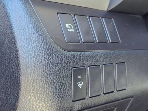 Used 2019 Toyota Highlander LE AWD/4WD image 24