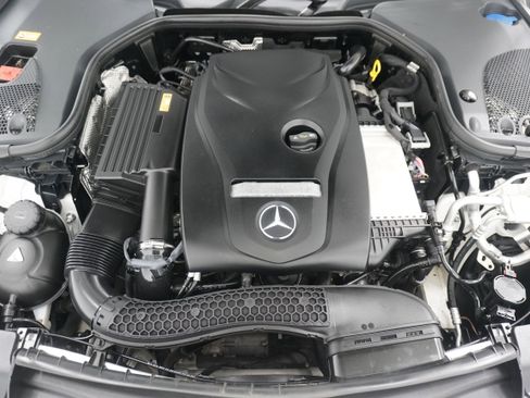 Used 2017 Mercedes-Benz E 300 4MATIC image 32