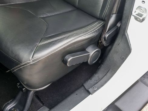 Used 2016 Jeep Wrangler Unlimited Sahara w/ Connectivity Group image 8