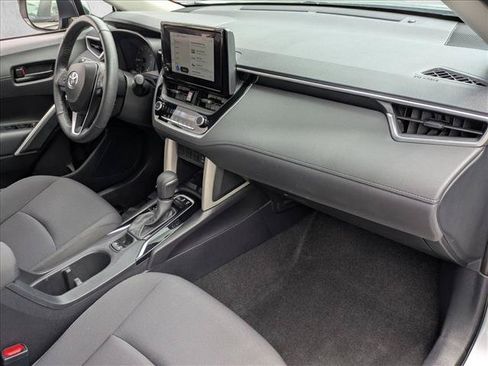 Used 2024 Toyota Corolla Cross LE FWD image 21