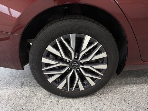 Used 2023 Nissan Altima 2.5 SV AWD/4WD image 32