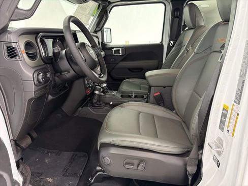 New 2026 Jeep Gladiator Mojave image 12