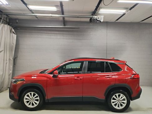Used 2022 Toyota Corolla Cross LE image 17