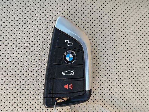 Certified 2024 BMW 330i Sedan w/ Premium Package image 36