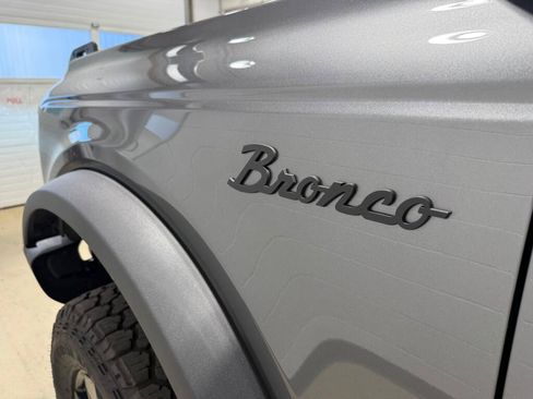 Used 2022 Ford Bronco Black Diamond AWD/4WD image 17