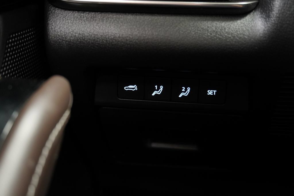 Used 2023 MAZDA CX-30 AWD 2.5 S w/ Premium Package image 38
