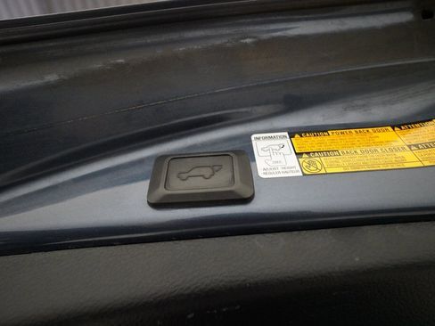 Used 2013 Toyota RAV4 Limited image 15