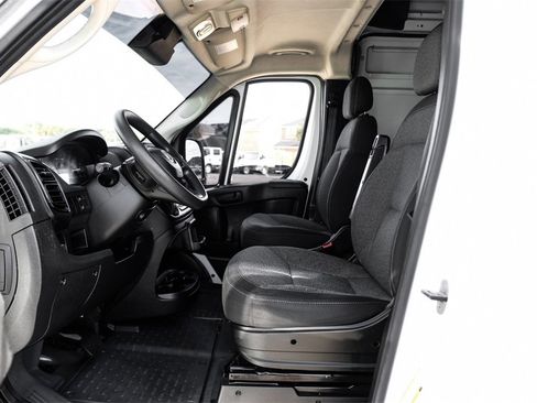 Used 2023 RAM ProMaster 2500 image 3
