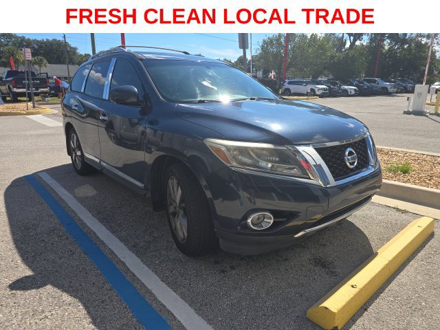 Used 2015 Nissan Pathfinder Platinum FWD image 1