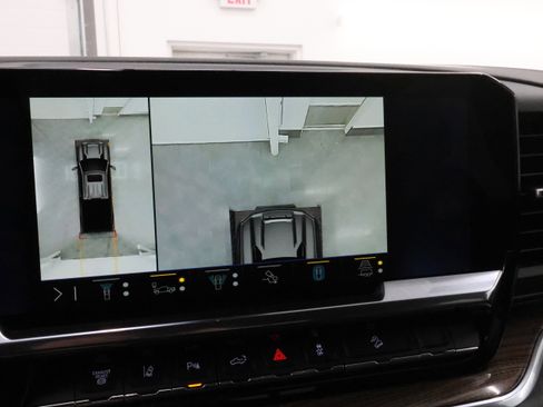 Used 2024 Chevrolet Silverado 2500 LT w/ Midnight Edition image 18