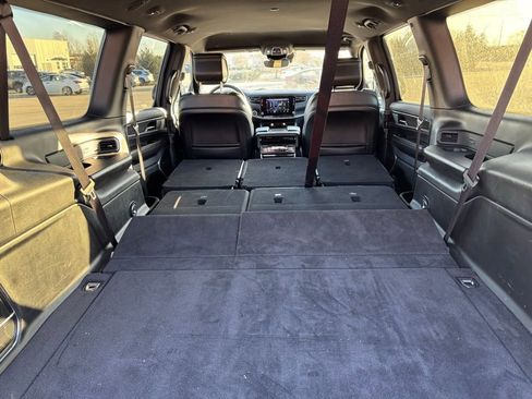 Used 2023 Jeep Wagoneer L Series II image 9