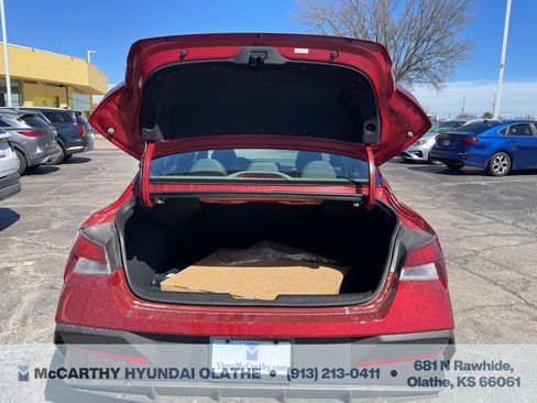 Certified 2025 Hyundai Elantra Sport image 18