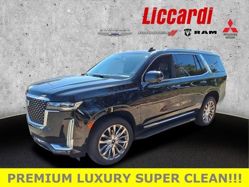 Used 2021 Cadillac Escalade Premium Luxury w/ Performance Package image 4