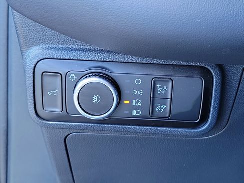 Used 2025 Ford Explorer ST-Line image 25