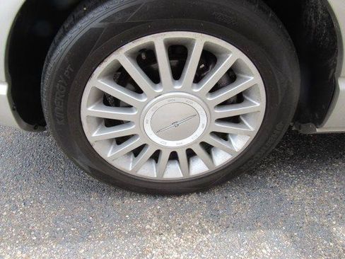 Used 2005 Ford Thunderbird Deluxe RWD image 7