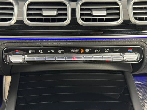 Used 2023 Mercedes-Benz Maybach GLS 600 4MATIC image 30