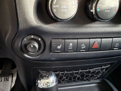 Used 2013 Jeep Wrangler Unlimited Sahara w/ Connectivity Group AWD/4WD image 11