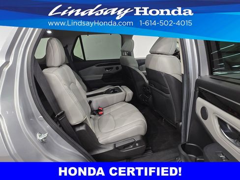 Certified 2025 Honda Pilot Touring image 11