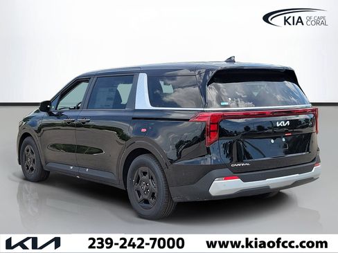 New 2026 Kia Carnival FWD image 4