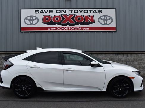 Used 2017 Honda Civic Sport image 8