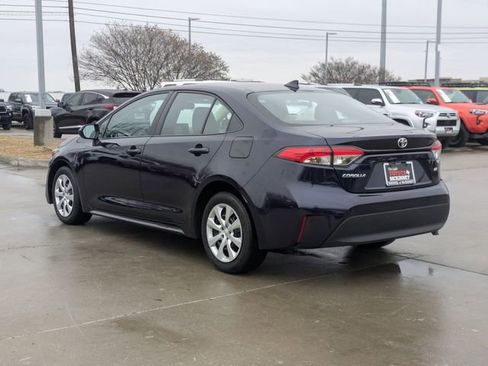 Used 2025 Toyota Corolla LE image 9