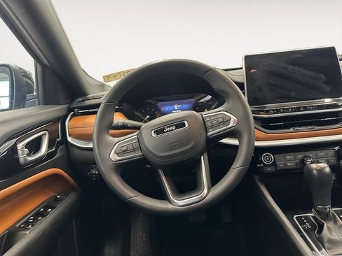 Used 2025 Jeep Compass Limited AWD/4WD image 12