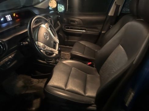 Used 2016 Toyota Prius C Four image 7