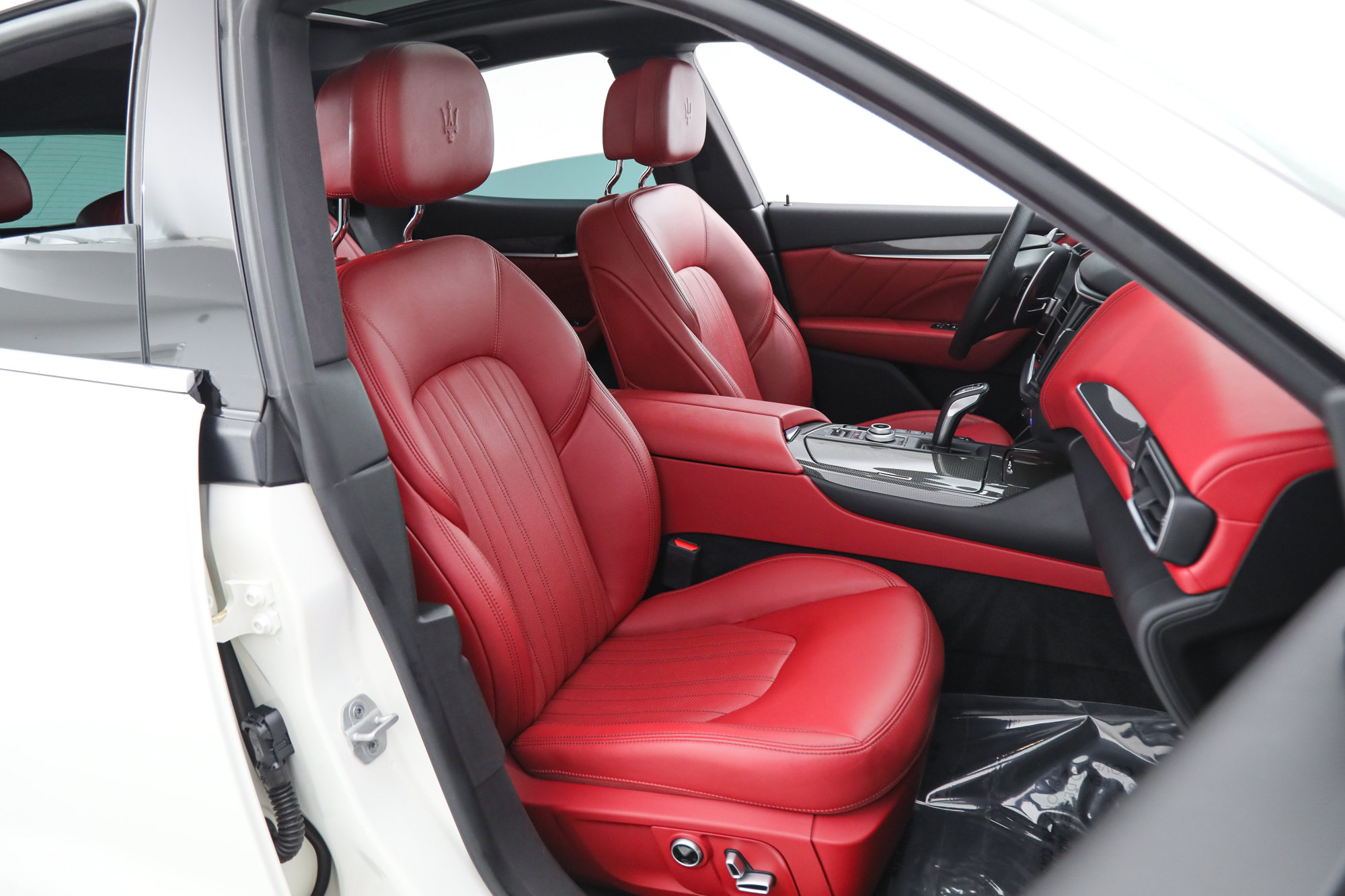 Used 2023 Maserati Levante GT AWD/4WD image 11