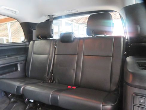 Used 2018 Toyota Sequoia TRD Sport AWD/4WD image 22