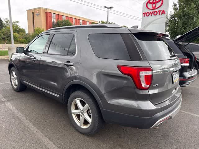 Used 2016 Ford Explorer XLT w/ Equipment Group 202A AWD/4WD image 3