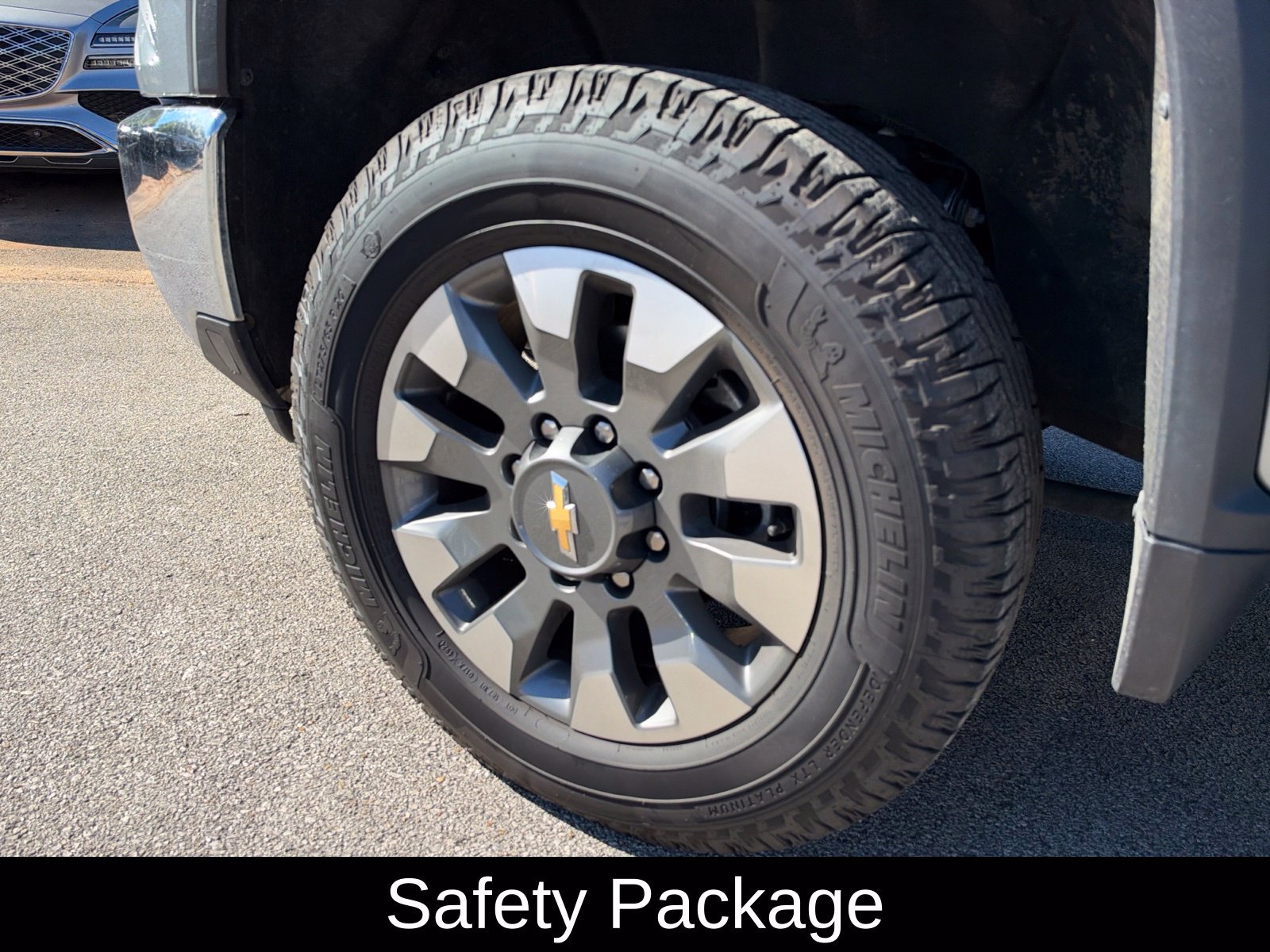 Used 2024 Chevrolet Silverado 2500 LT AWD/4WD image 10