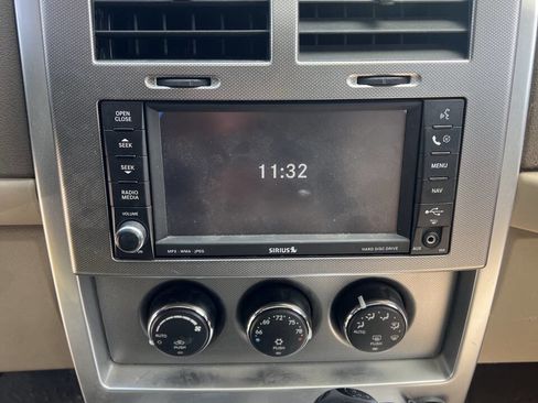 Used 2009 Jeep Liberty Limited w/ Premium Group II image 17