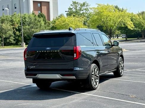 Used 2026 Ford Expedition Platinum w/ Platinum Ultimate Package AWD/4WD image 7
