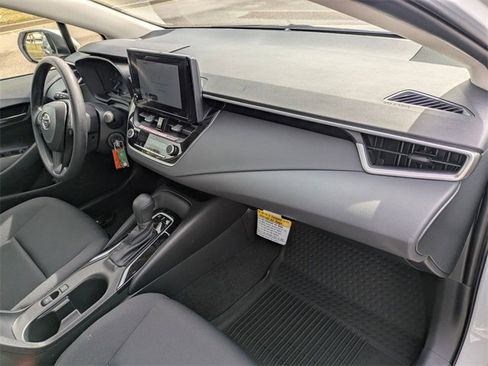 Used 2025 Toyota Corolla LE image 35