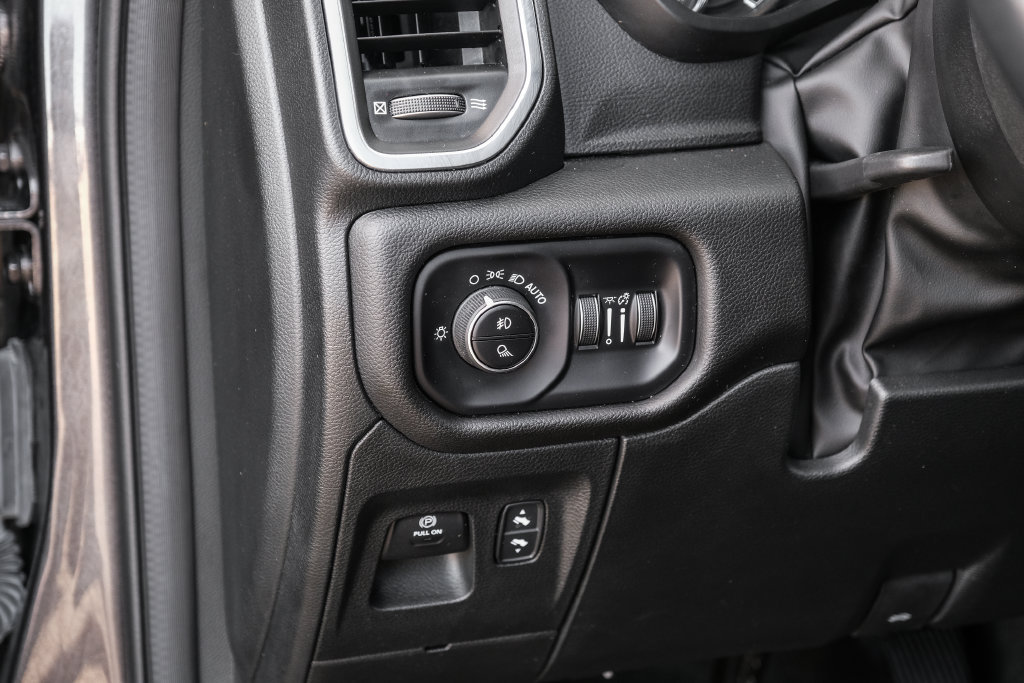 Used 2023 RAM 1500 Laramie AWD/4WD image 39