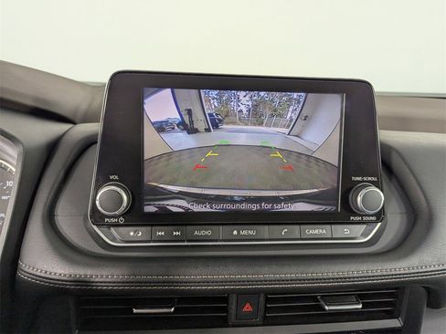 Used 2023 Nissan Rogue SV image 26