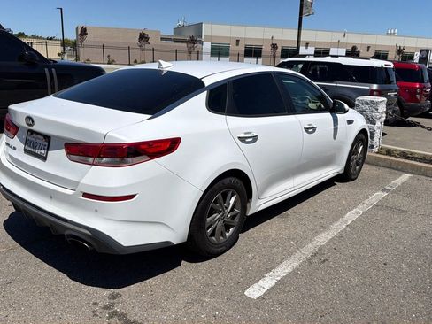 Used 2019 Kia Optima LX FWD image 2
