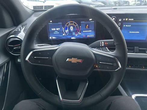 Used 2026 Chevrolet Equinox LT image 18