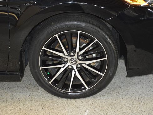 Used 2023 Toyota Camry SE image 9