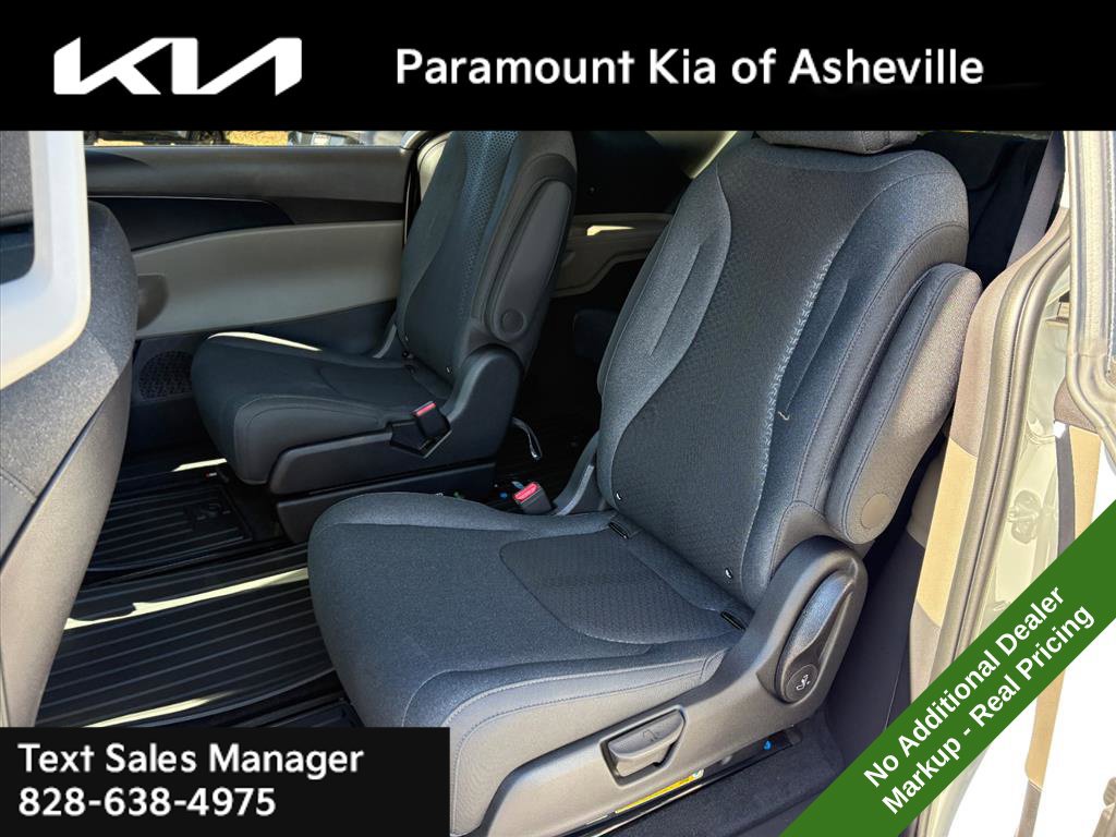 New 2027 Kia Carnival LX FWD image 20