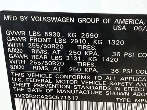 Used 2025 Volkswagen Atlas SEL AWD/4WD image 29