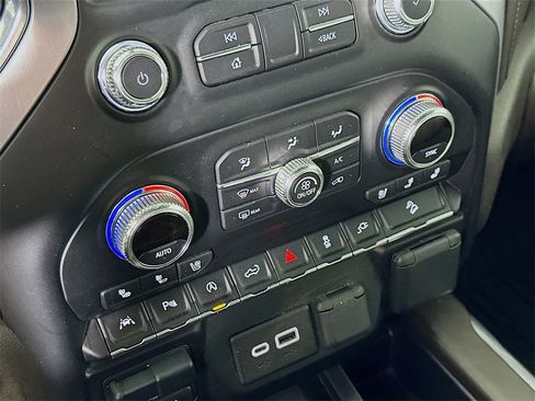 Used 2021 GMC Sierra 1500 SLT w/ SLT Premium Plus Package image 27