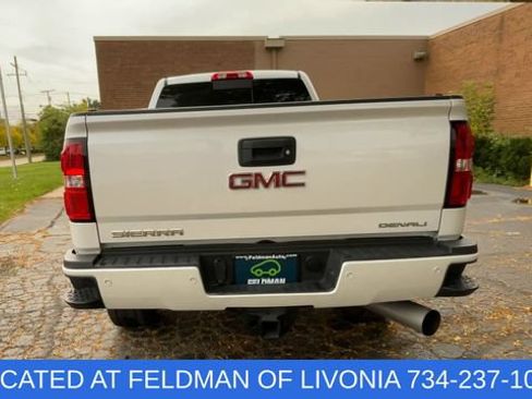 Used 2019 GMC Sierra 2500 Denali w/ Duramax Plus Package AWD/4WD image 7