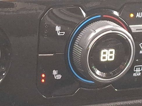 Used 2022 Chevrolet Silverado 1500 LT image 24